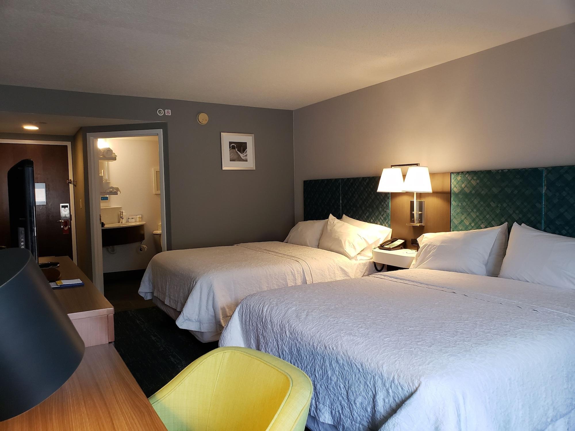 Hampton Inn & Suites Newtown Yardley Eksteriør billede