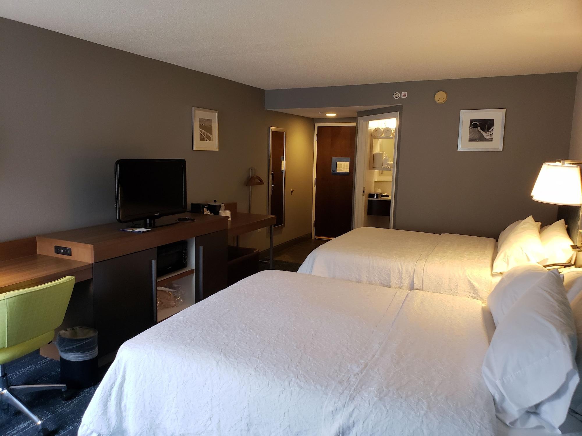 Hampton Inn & Suites Newtown Yardley Eksteriør billede