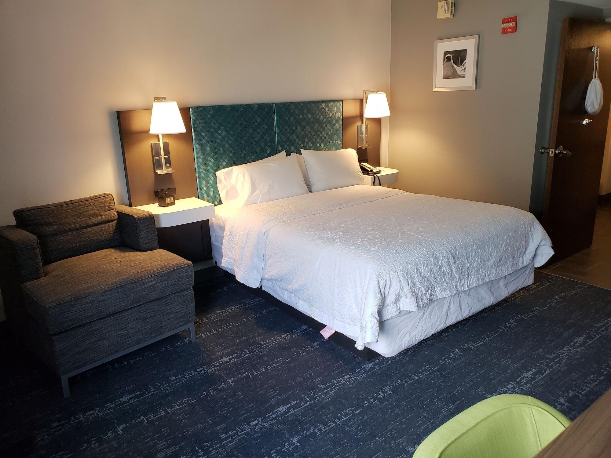 Hampton Inn & Suites Newtown Yardley Eksteriør billede