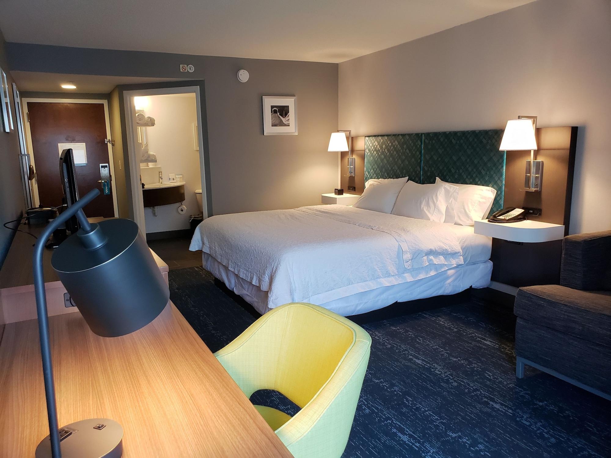 Hampton Inn & Suites Newtown Yardley Eksteriør billede