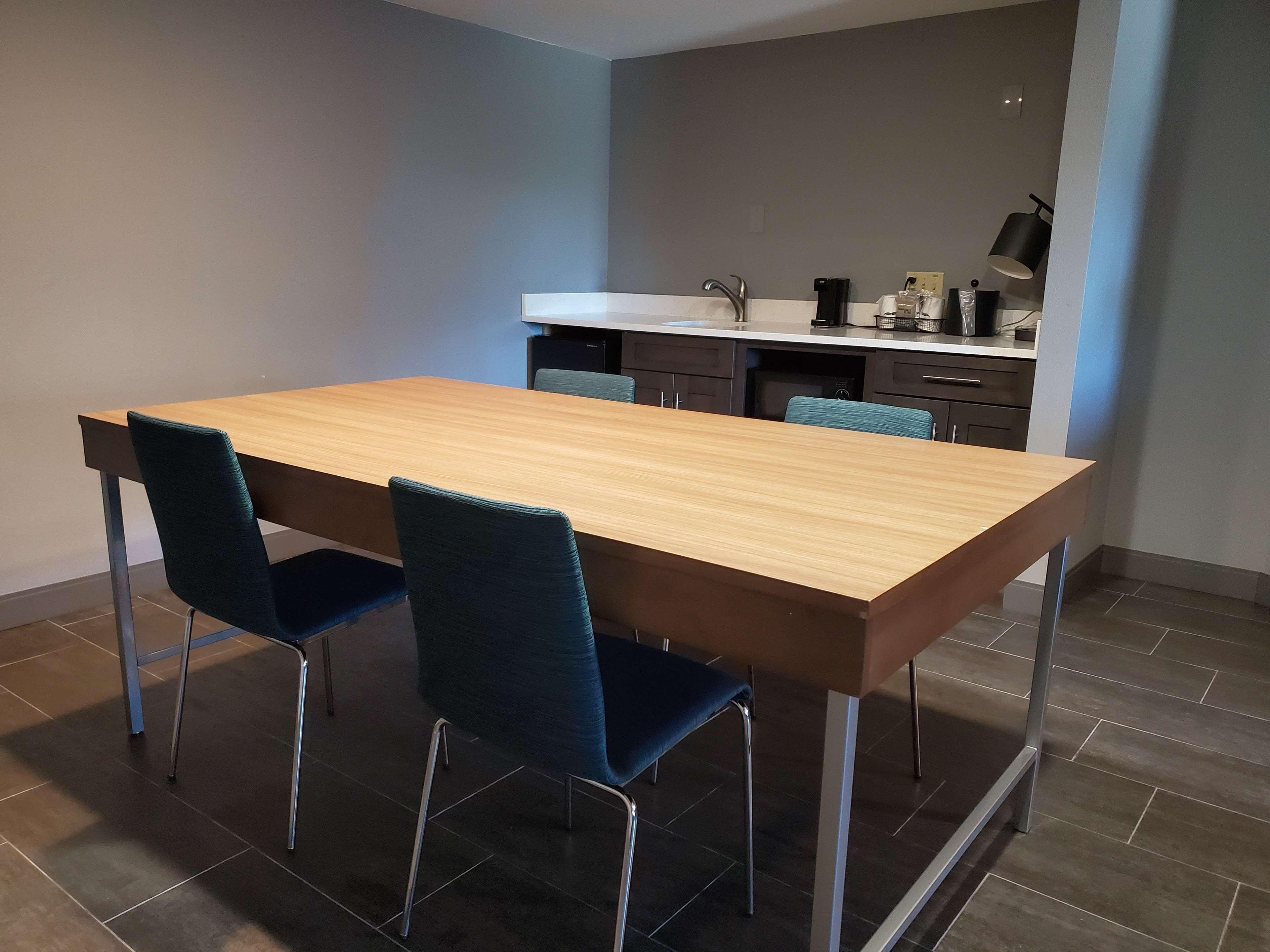 Hampton Inn & Suites Newtown Yardley Eksteriør billede