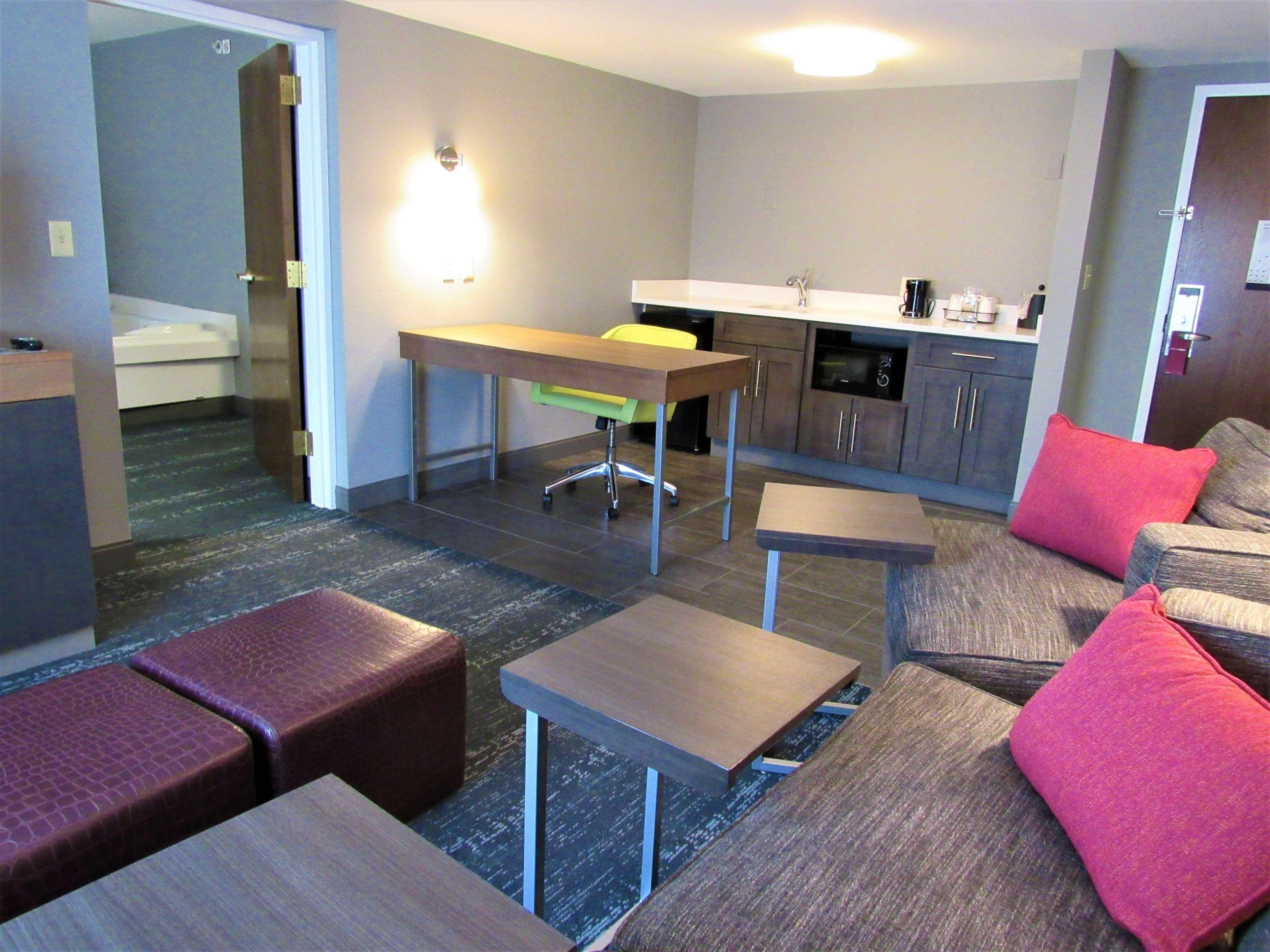 Hampton Inn & Suites Newtown Yardley Eksteriør billede