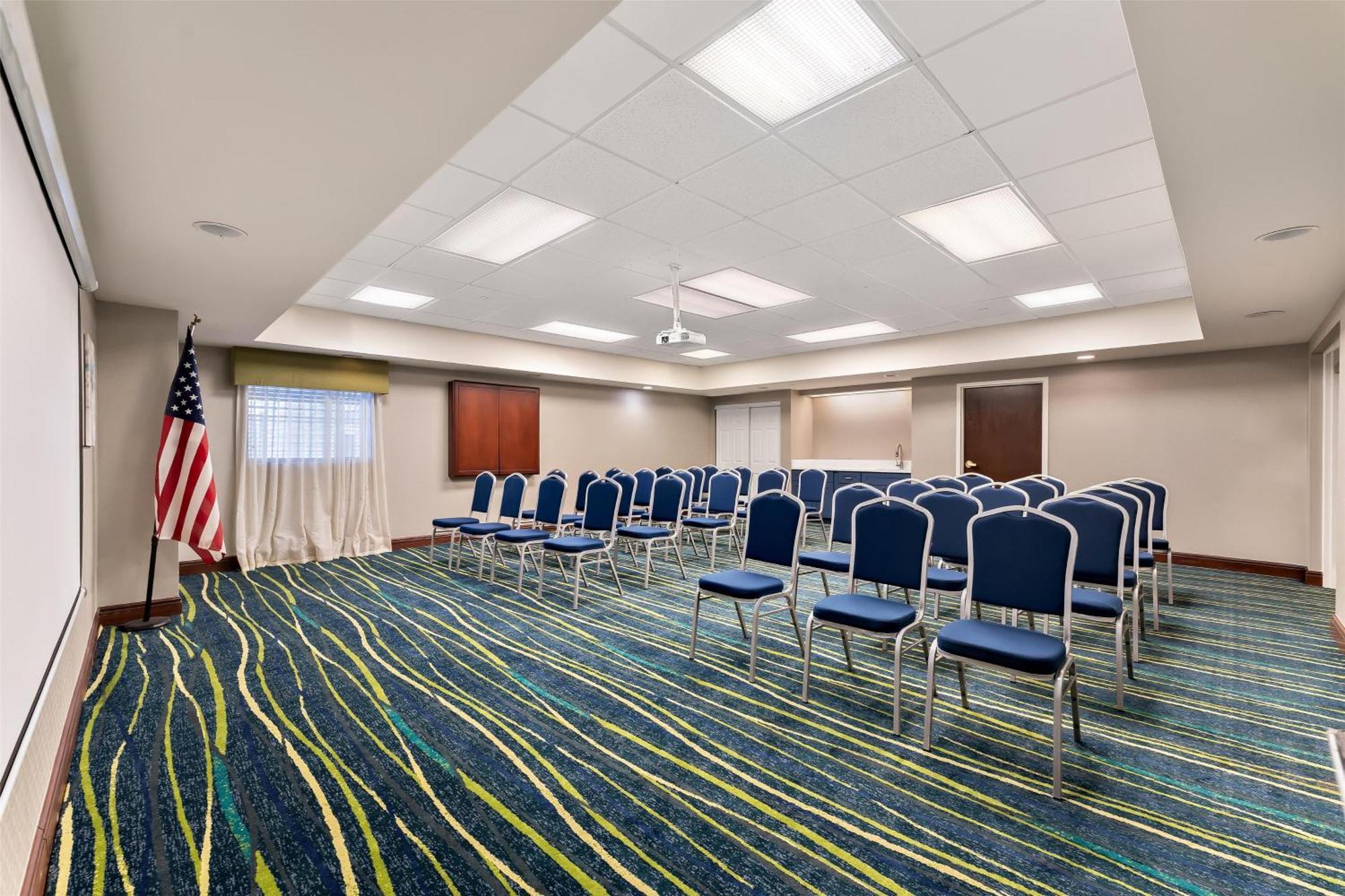 Hampton Inn & Suites Newtown Yardley Eksteriør billede