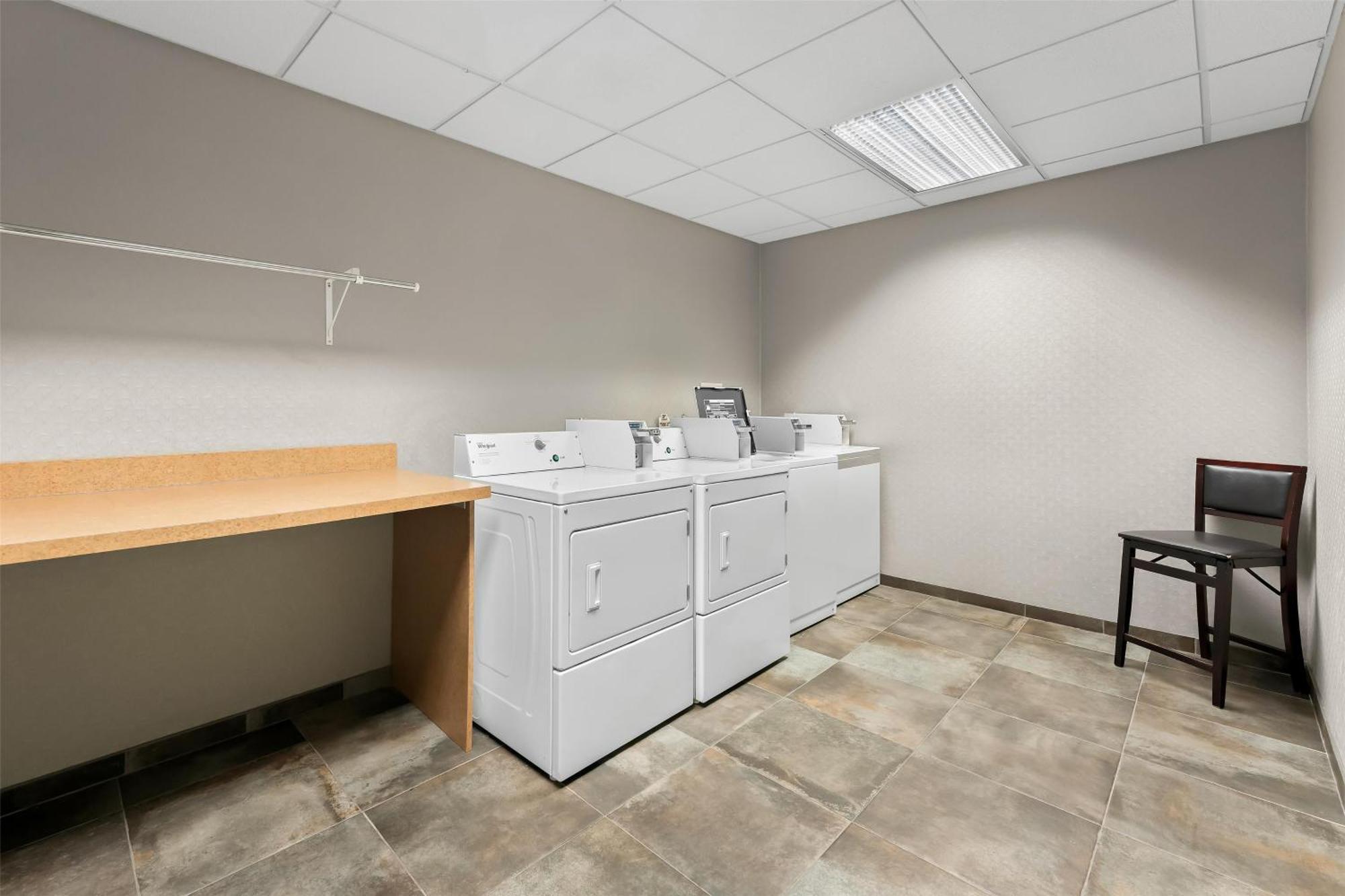 Hampton Inn & Suites Newtown Yardley Eksteriør billede