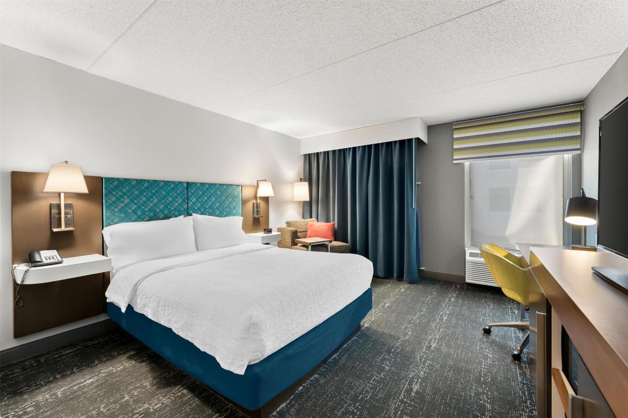 Hampton Inn & Suites Newtown Yardley Eksteriør billede