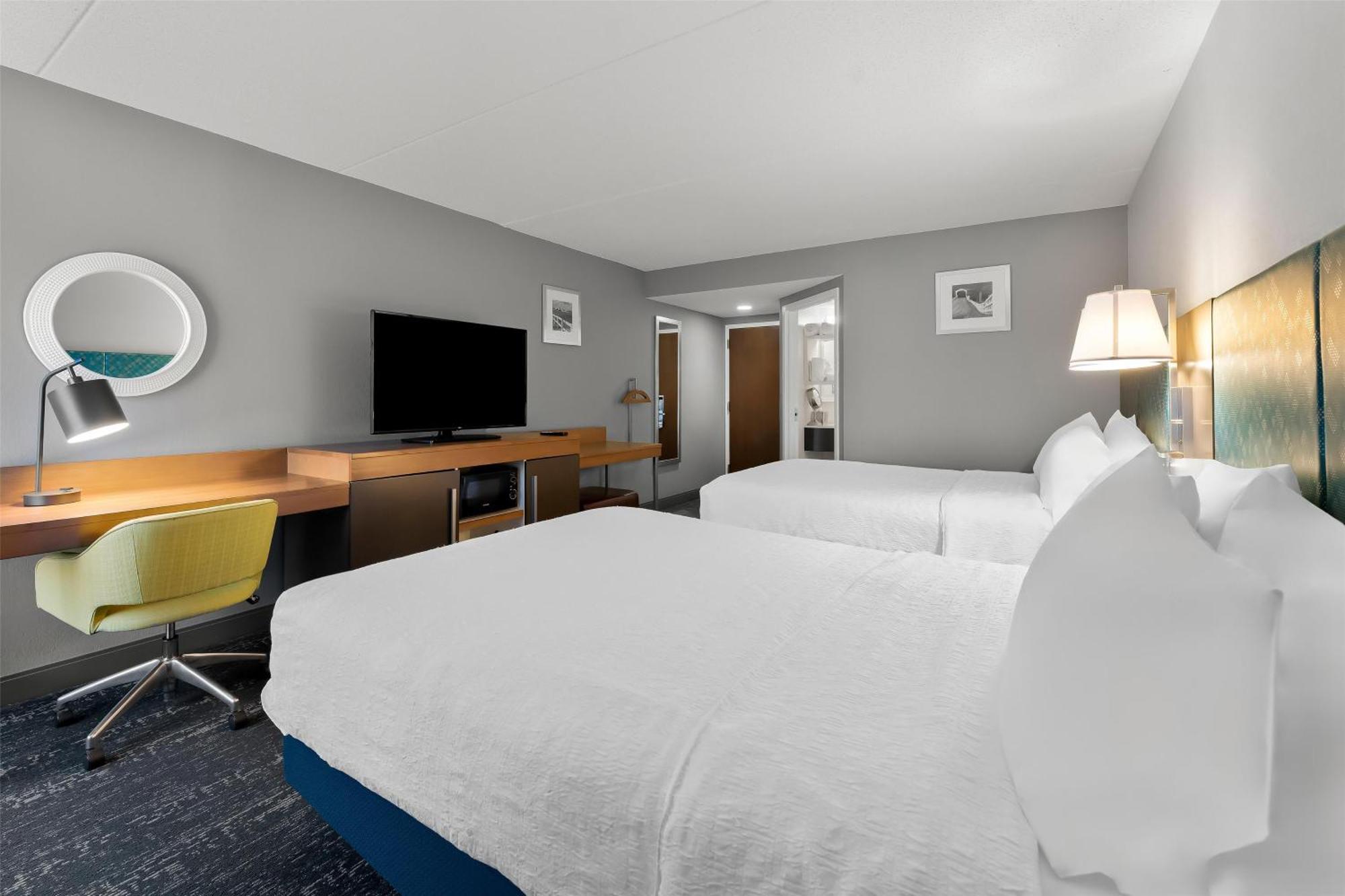 Hampton Inn & Suites Newtown Yardley Eksteriør billede