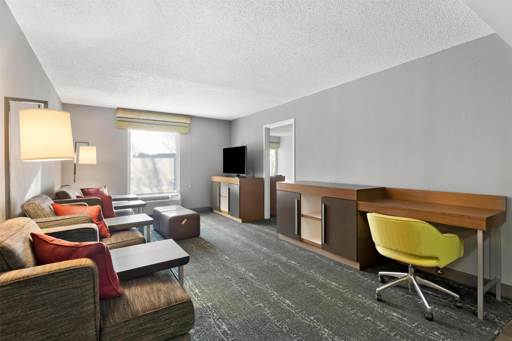 Hampton Inn & Suites Newtown Yardley Eksteriør billede