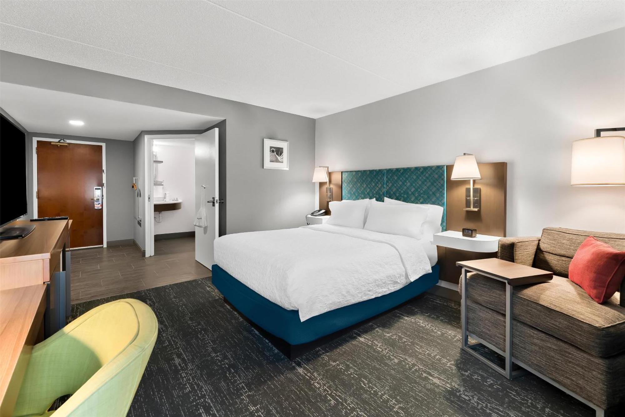 Hampton Inn & Suites Newtown Yardley Eksteriør billede
