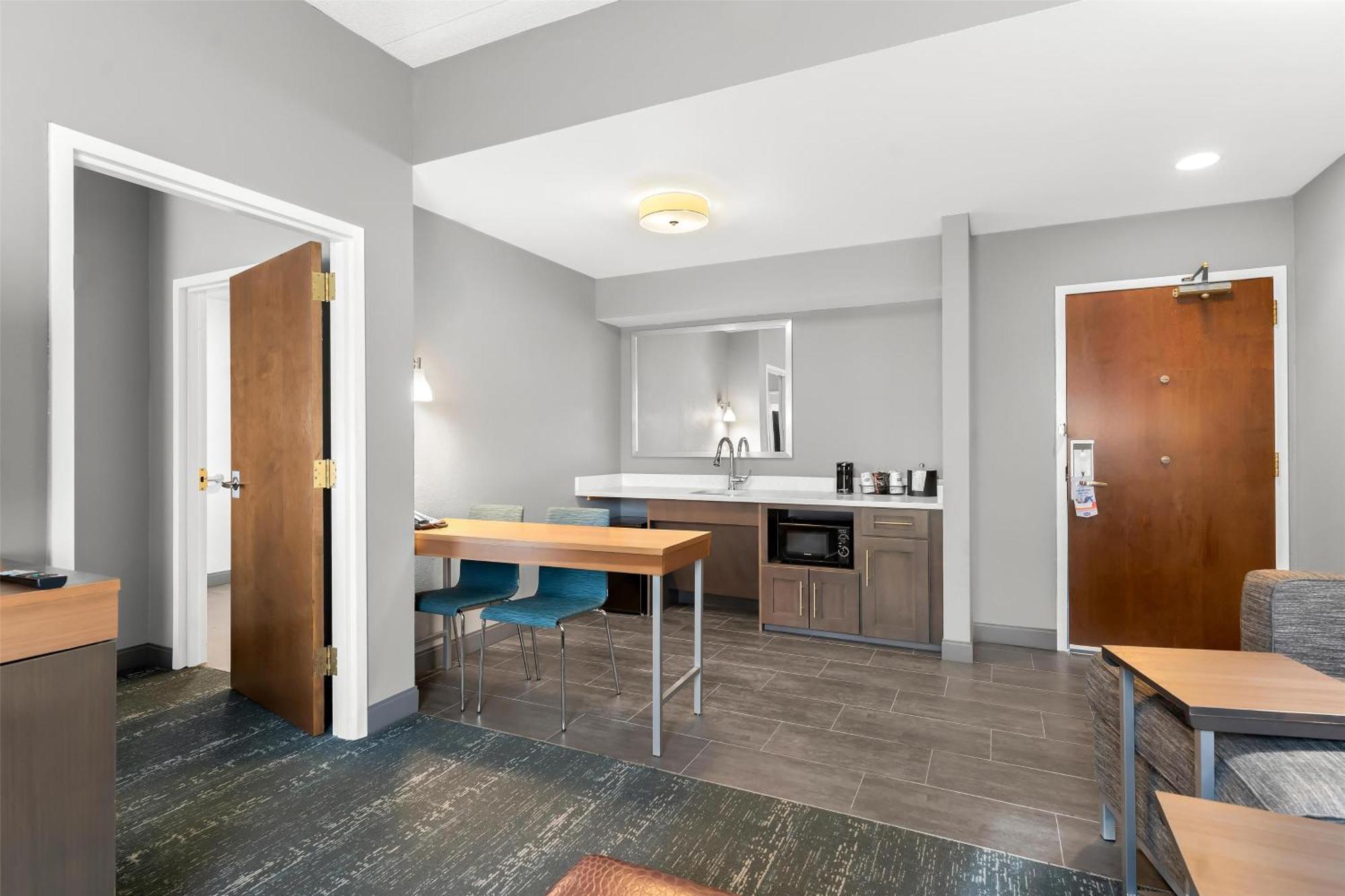 Hampton Inn & Suites Newtown Yardley Eksteriør billede