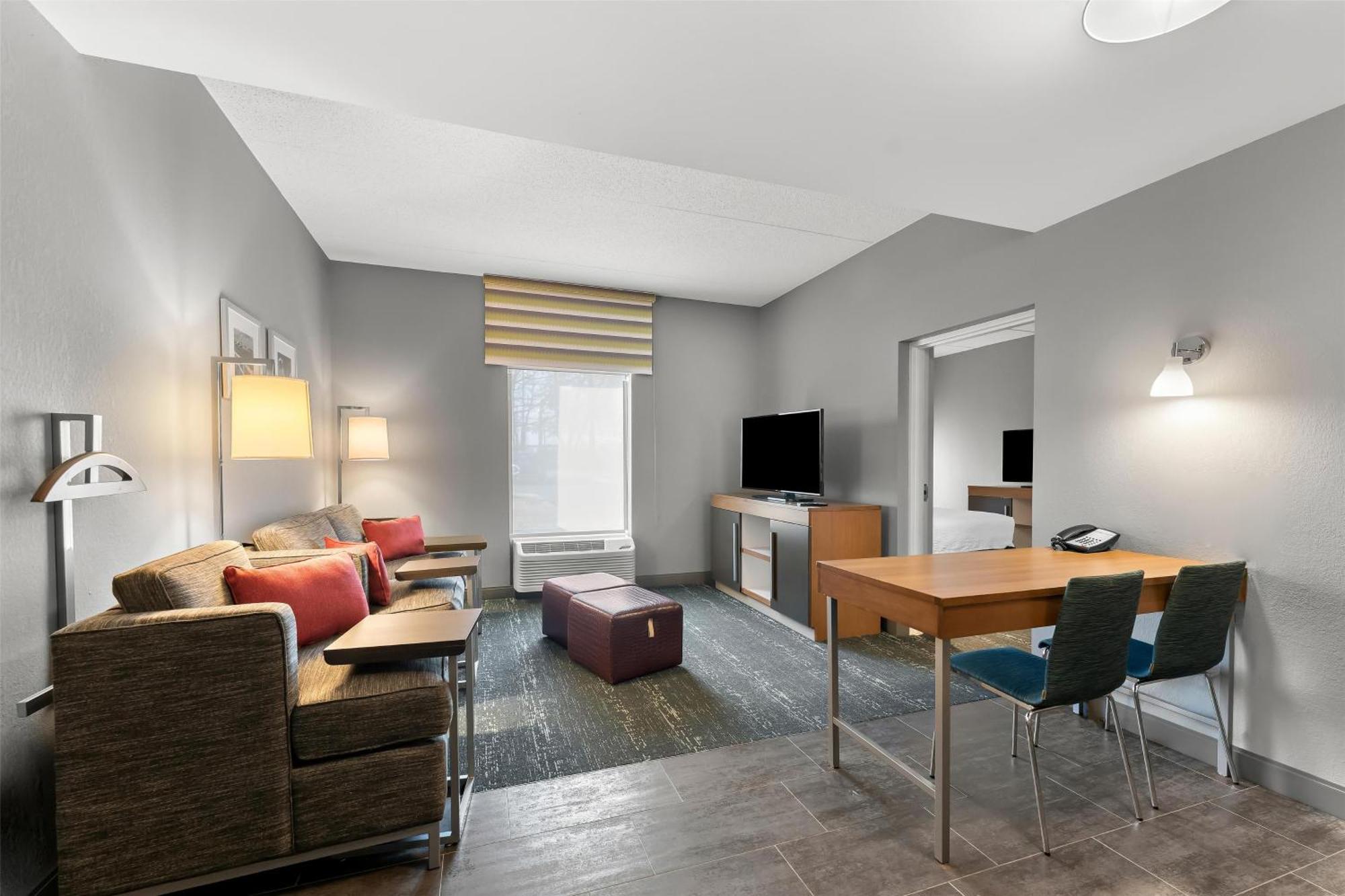 Hampton Inn & Suites Newtown Yardley Eksteriør billede