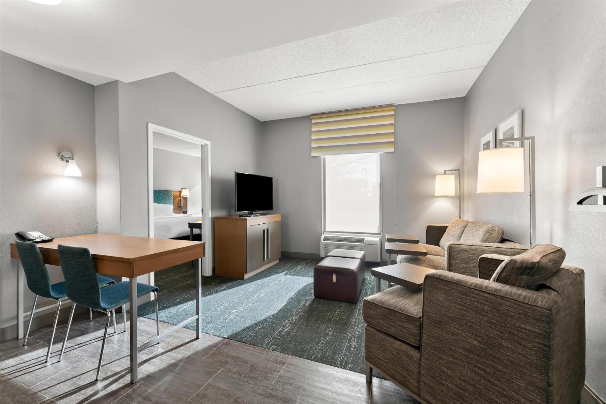 Hampton Inn & Suites Newtown Yardley Eksteriør billede