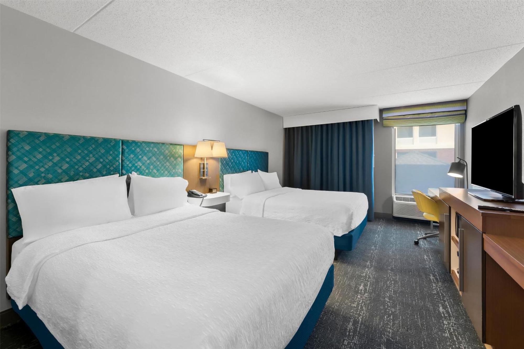 Hampton Inn & Suites Newtown Yardley Eksteriør billede