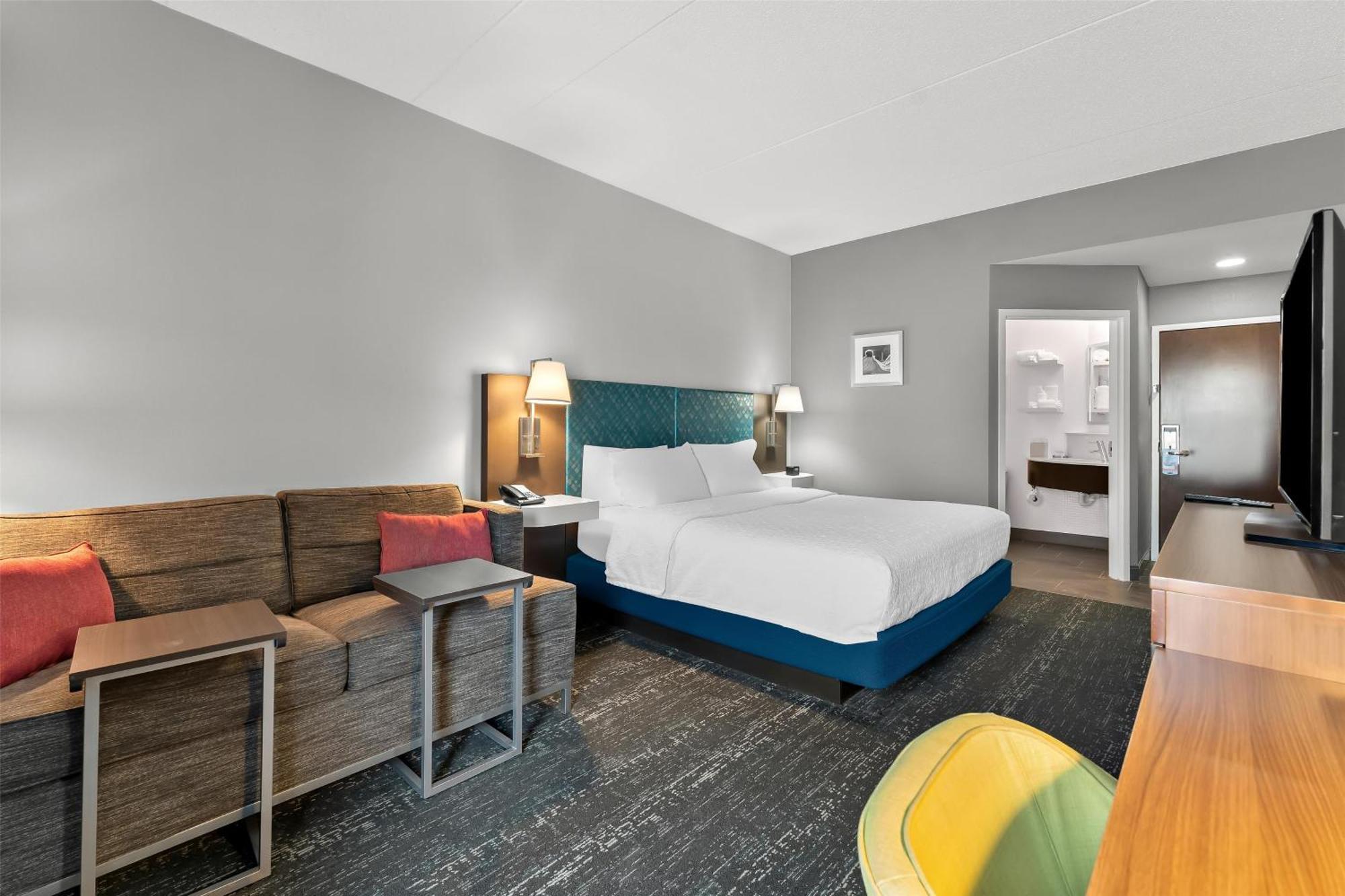 Hampton Inn & Suites Newtown Yardley Eksteriør billede