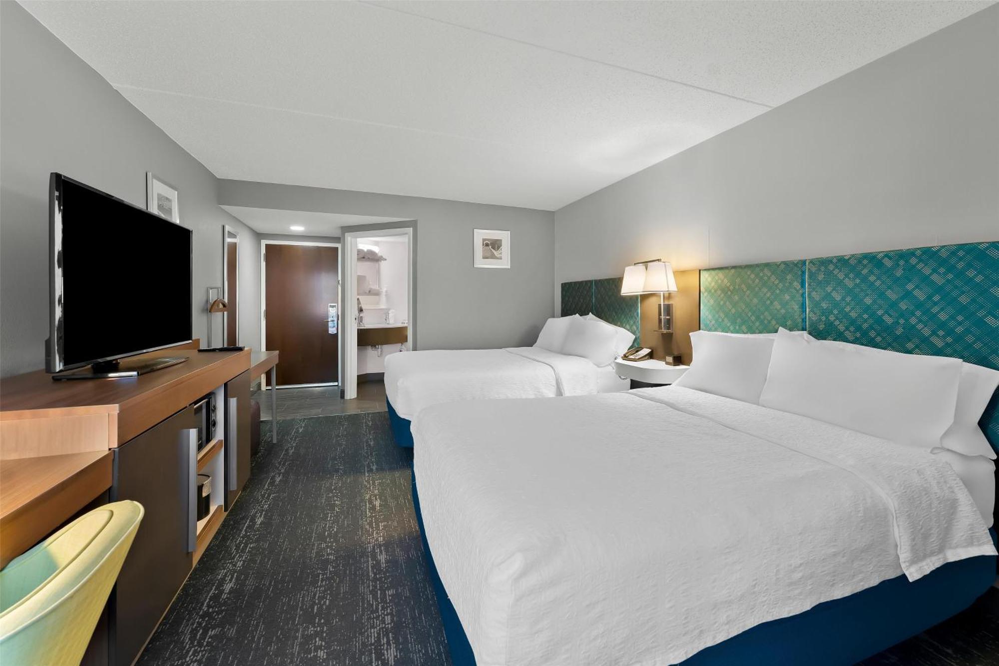 Hampton Inn & Suites Newtown Yardley Eksteriør billede