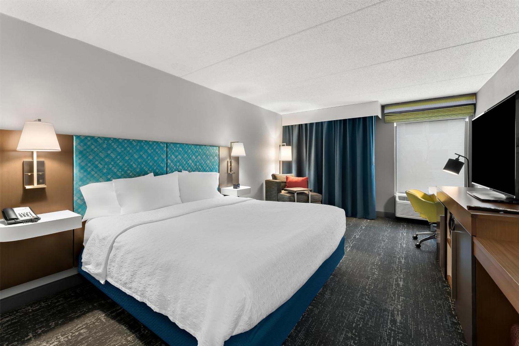 Hampton Inn & Suites Newtown Yardley Eksteriør billede