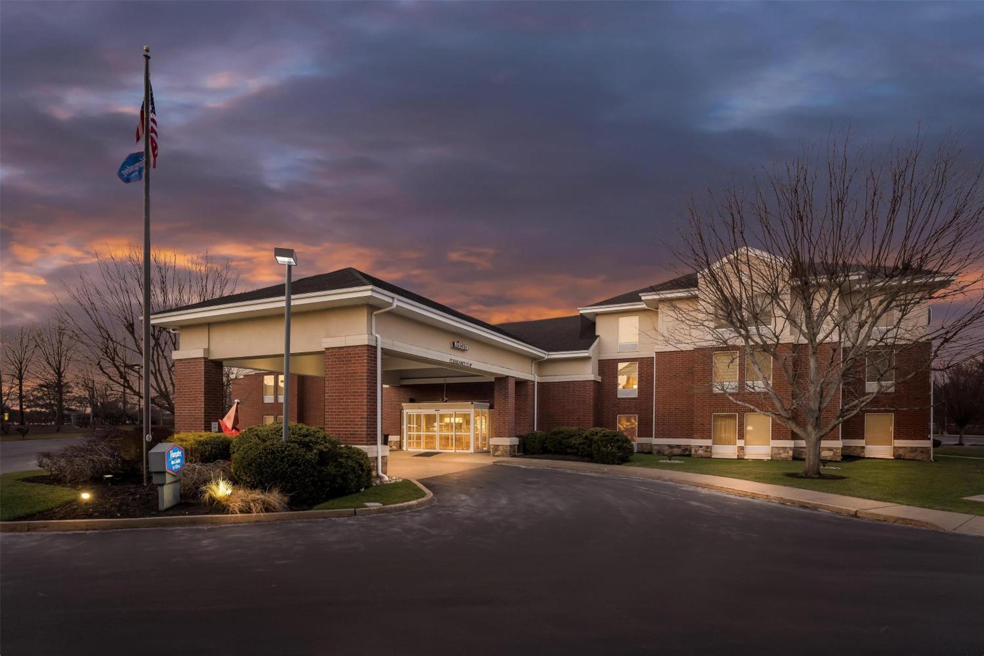 Hampton Inn & Suites Newtown Yardley Eksteriør billede